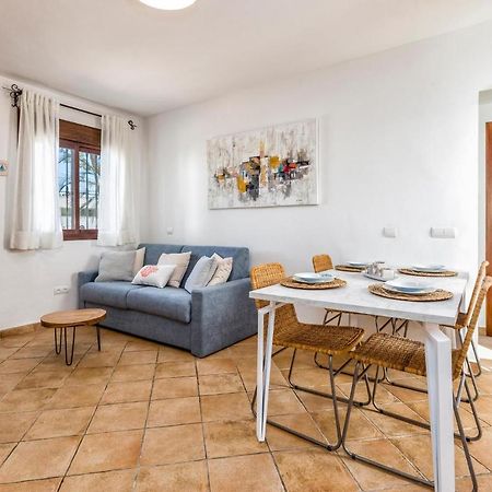 Gorgeous Home In Marbella With Kitchen 外观 照片