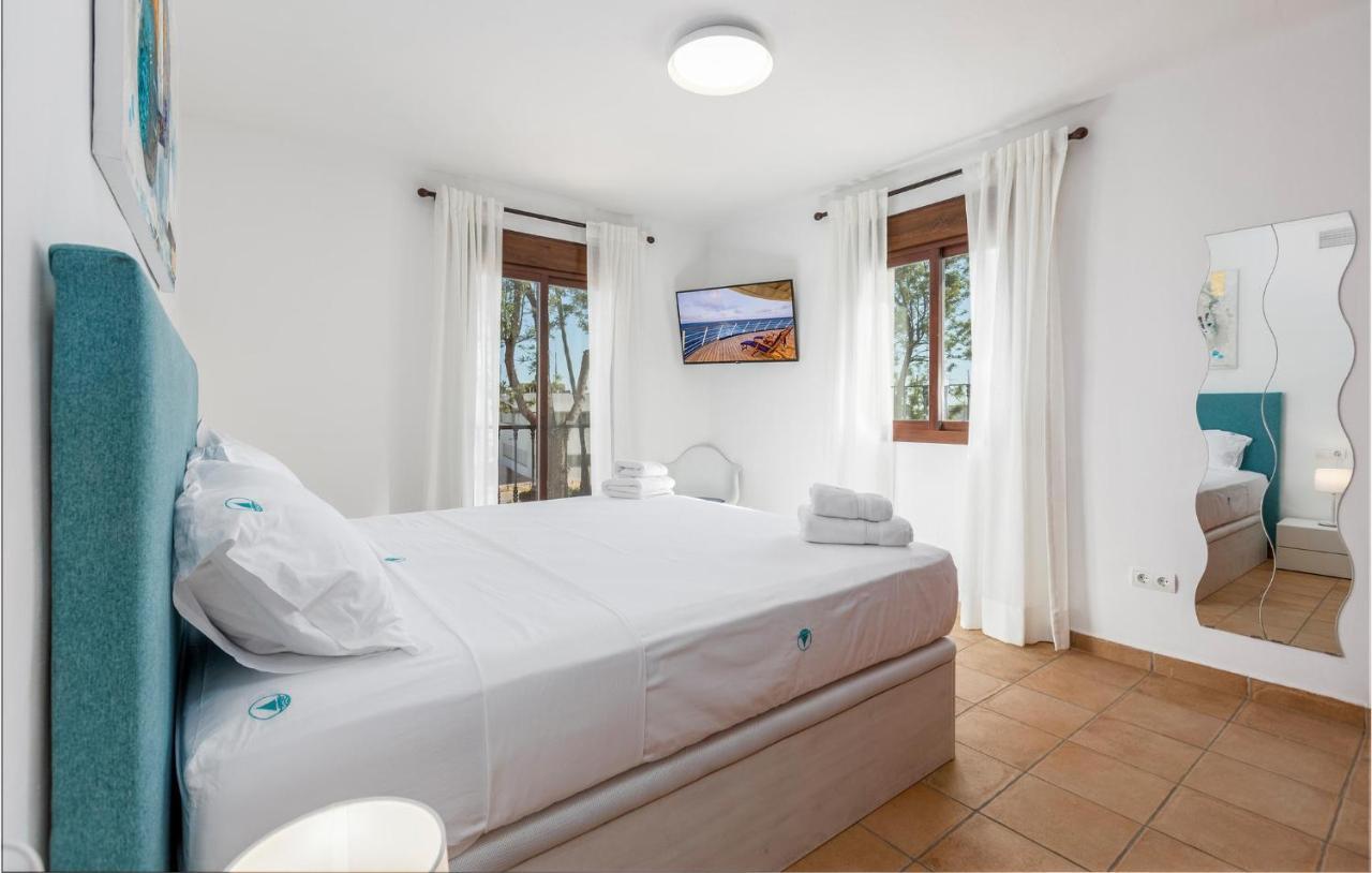 Gorgeous Home In Marbella With Kitchen 外观 照片